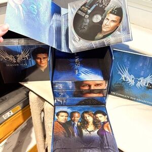 🎬 Rare Limited Edition DVD Collectors Angel TV Show - All Seasons (1-5) 121,193